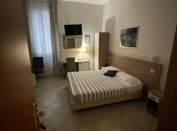Otel Montecarlo 3*