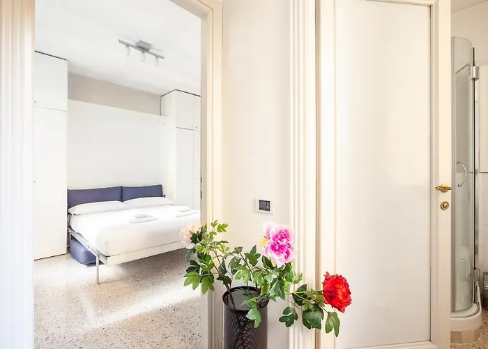 Cirene Master Guest Milan