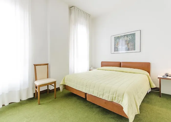 Molise 2 Hotel Mediolan