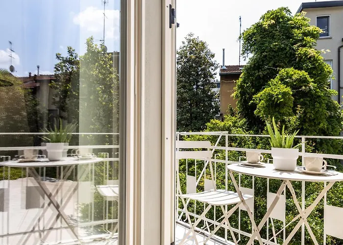 Σπίτι διακοπών *villa Olivo*with Private Terrace & Jacuzzi + 3bedrooms Μιλάνο