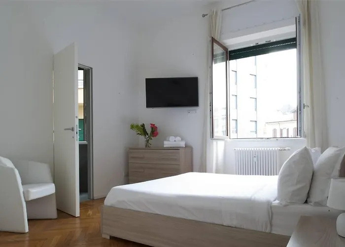 דירה 3 Bedrooms *