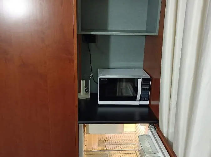 Elegant Apartment For 4 - Metro 5 Min - Duomo 10 Min - Milano