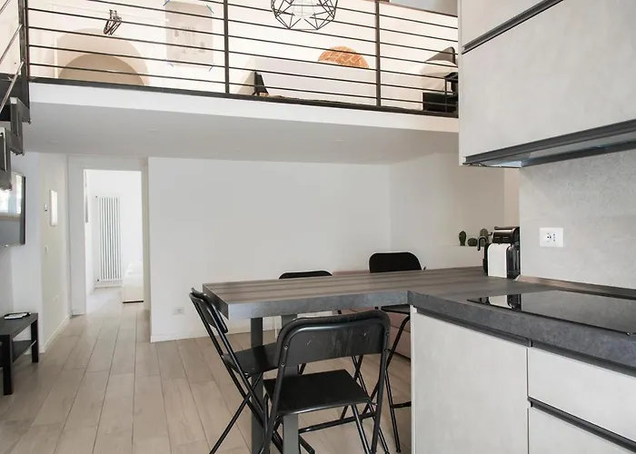 Youhosty - Pavia 7 公寓 *