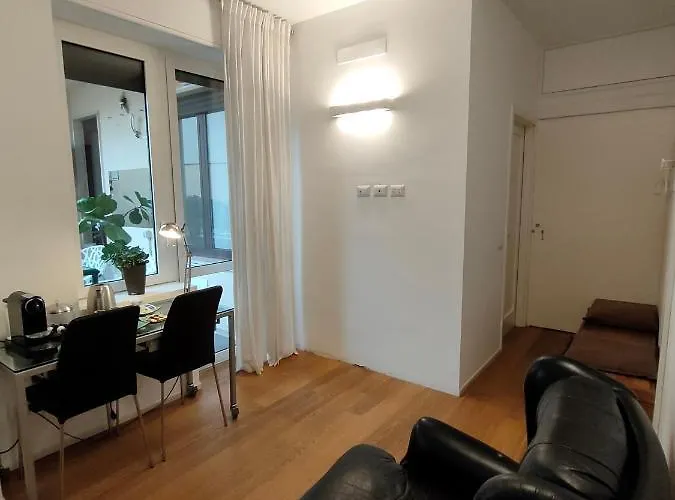 ゲストハウス La Casa Di Sole - Corso Buenos Aires - Stazione En-suit 4*