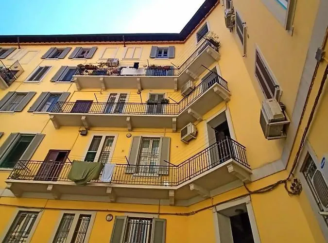 Charming Design Into Navigli District * Milánó