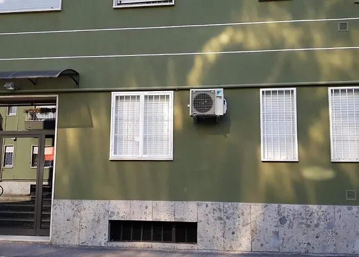 I Host - Cossa 19 米兰