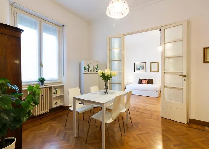 Apartment Living Isola Milan