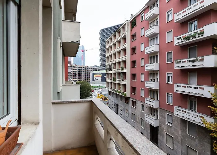 Apartment Living Isola Milan