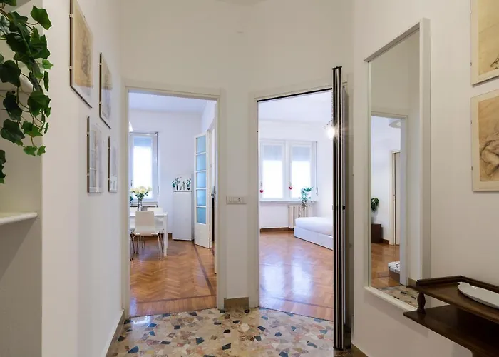 Apartment Living Isola Milan