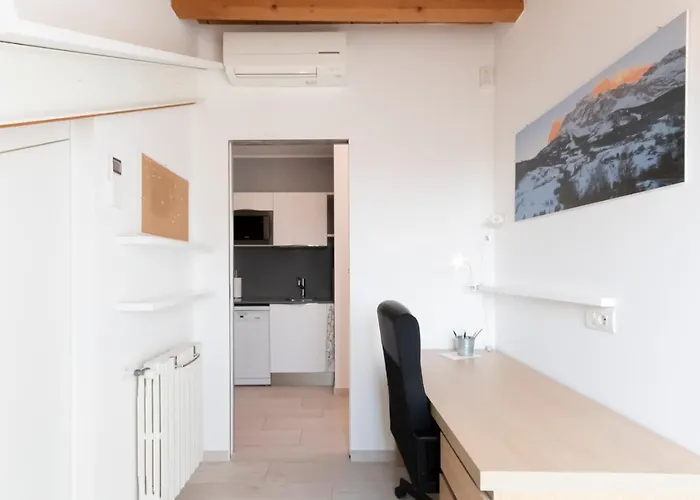 Mansarda Cola * Milán