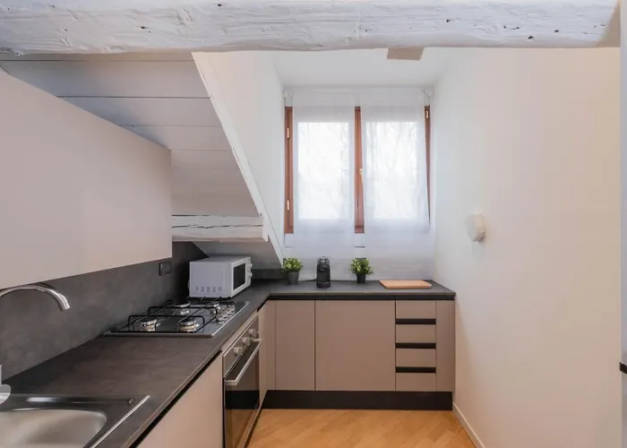 דירה Brera Flat Near Duomo מילאנו