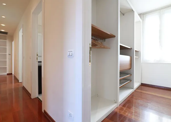 Lux Penthouse Palestro * Milan