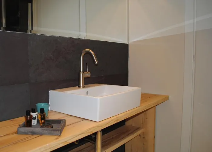 Bed&Cafe Bed & Breakfast 3*