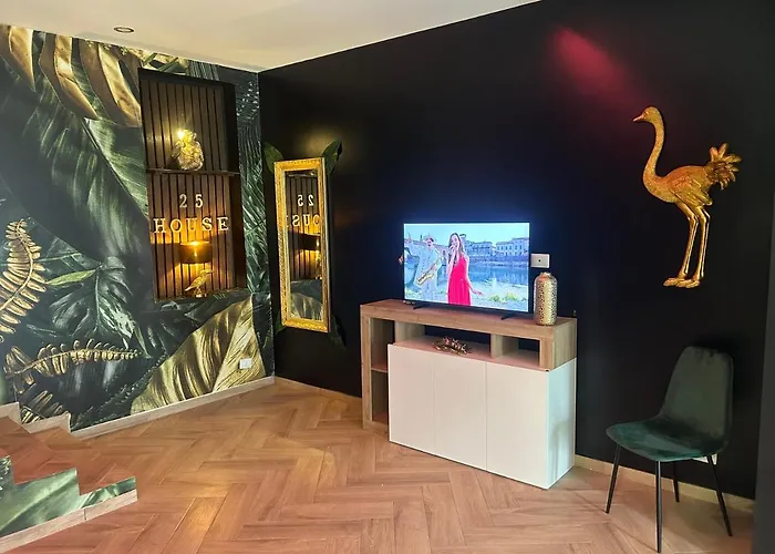 House Twenty - Five * Milano