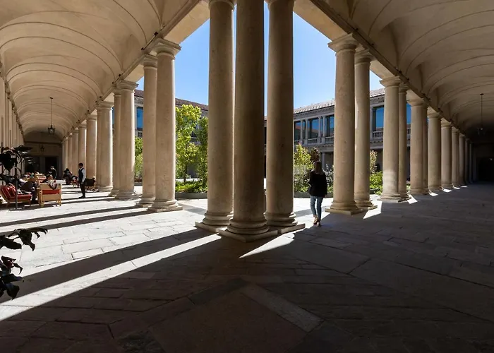 Portrait - Lungarno Collection Mailand