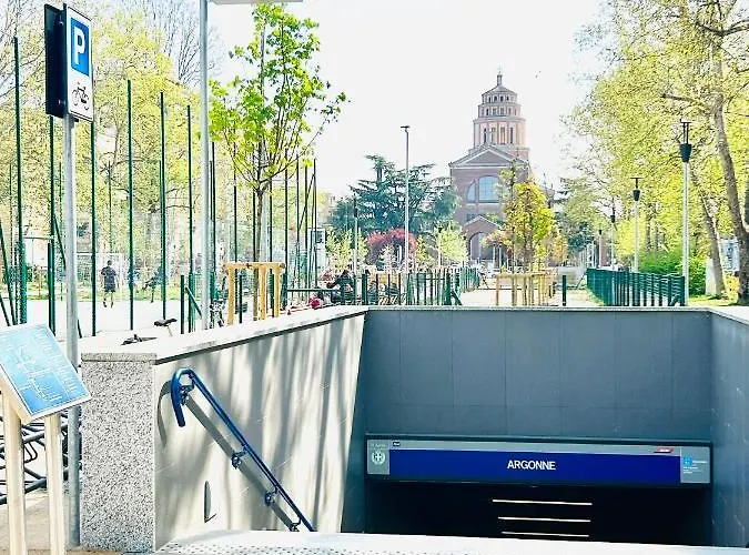 Chiara 34 - M4 Metro Blu Milan
