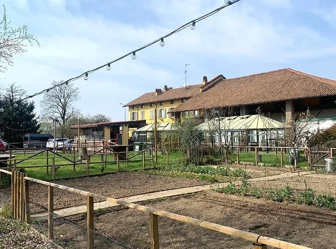 Cascina Bellaria Hostel Milán