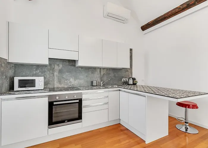 아파트 Cosmopolitan Loft Nel Centro Di Milano, Via Sottocorno *