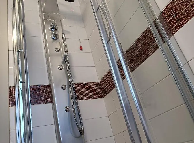 Double Private Bathroom Bocconi Prada Ied ゲストハウス *