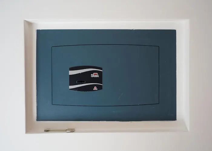 Ross Quadrell - Apartment Milan