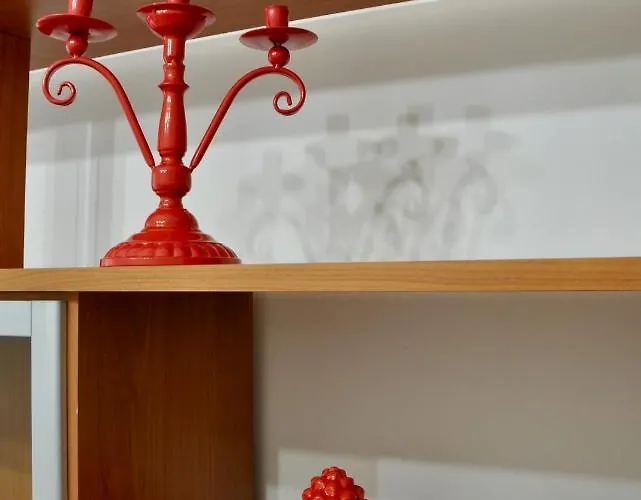 Apartment M.aurelio Red *