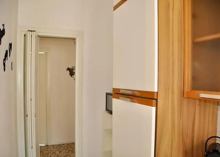 Appartamento Nolo Black White&coral