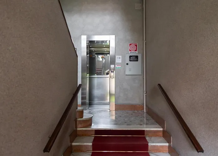 Elegante Bilocale In De Angeli - Piazzale Siena * Milánó