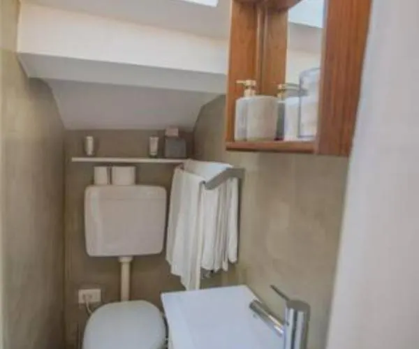 Guesthost - Cosy Milano- Corso Apartment Milan