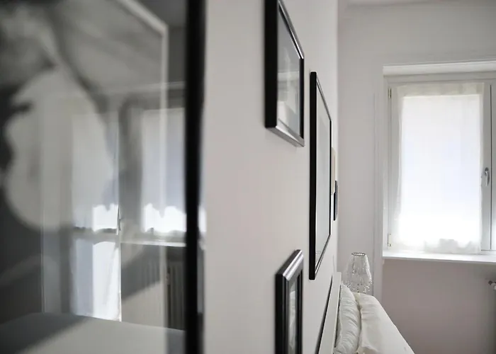 Casa Nanà Modern House Milano
