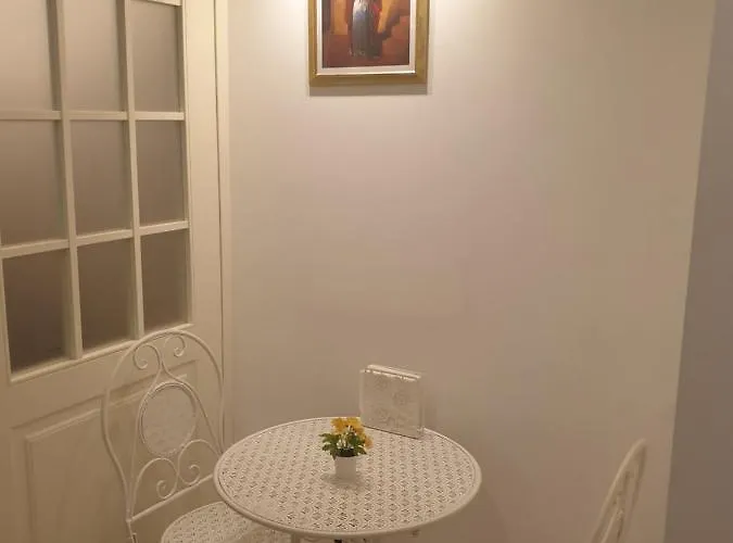 Elegante Monolocale - Macchi 1920