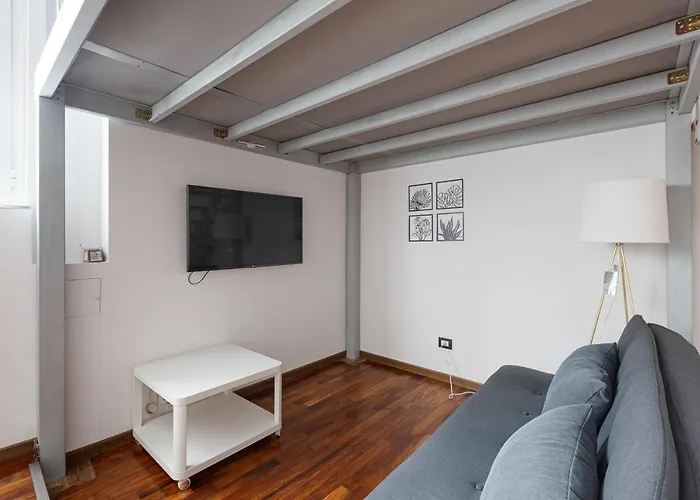 Appartement Guesthost - Cosy Close To Piazza Insubria *