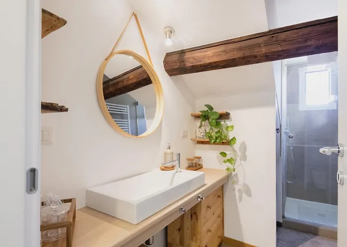Easylife - - Sottocorno 5a - Historic Center Apartman