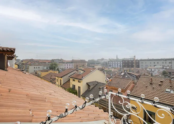 Easylife - - Sottocorno 5a - Historic Center Apartman *