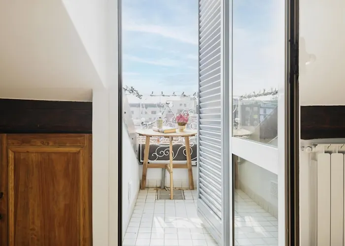 Easylife - - Sottocorno 5a - Historic Center Apartman