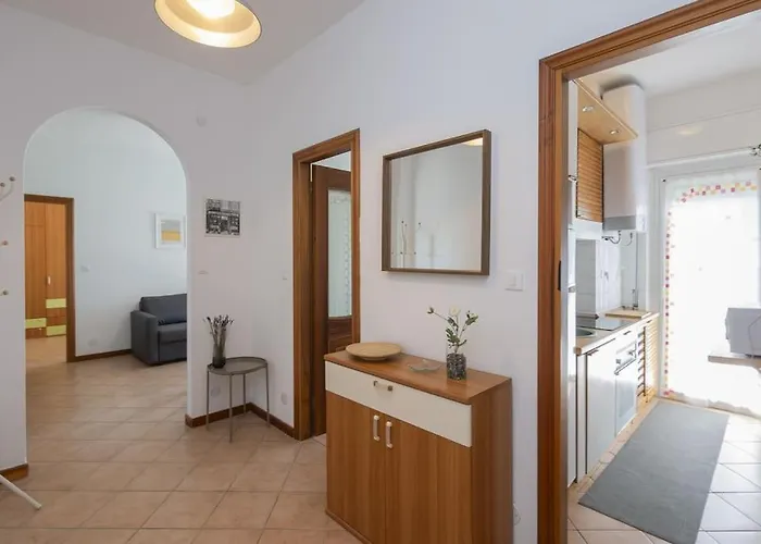 Youhosty - Zuretti42 Milán