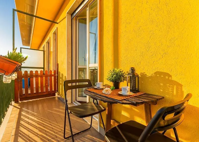 Sunny & Updated Flat With Panoramic View 50m From M4 Stop Milán