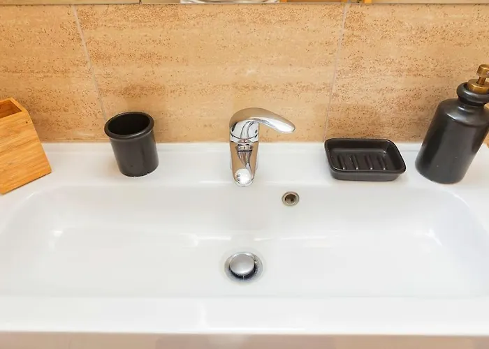 Sunny & Updated Flat With Panoramic View 50m From M4 Stop Apartmán Milán