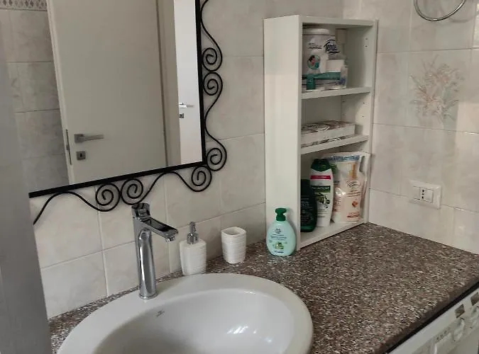 Elegante Bilocale A Con Balcone 밀라노