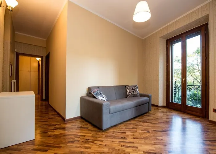 Shortmi Montello Milão