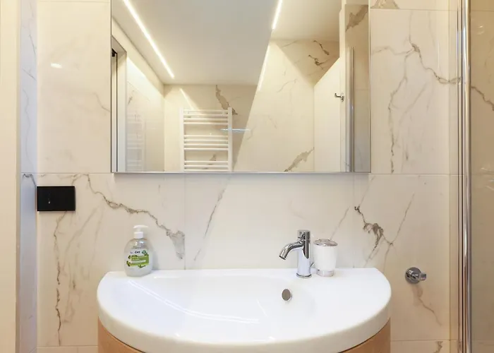 Mila Cavalcabo * Milan