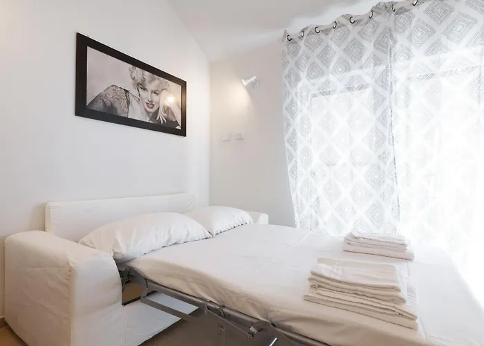 Mila Cavalcabo Milan