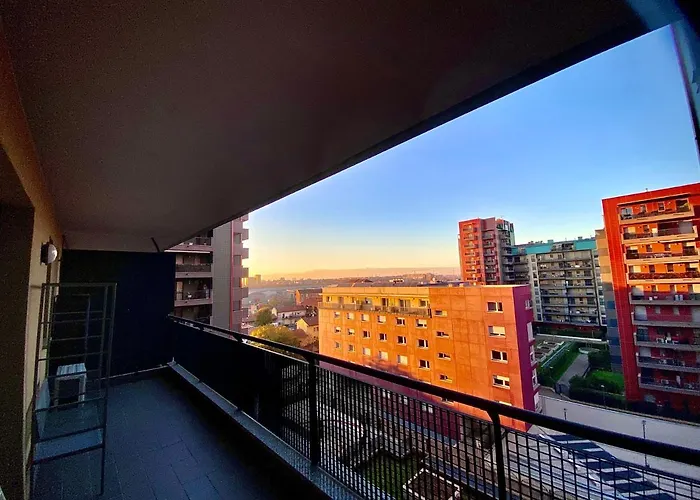 Triumph Tower Politecnico Apartmán *