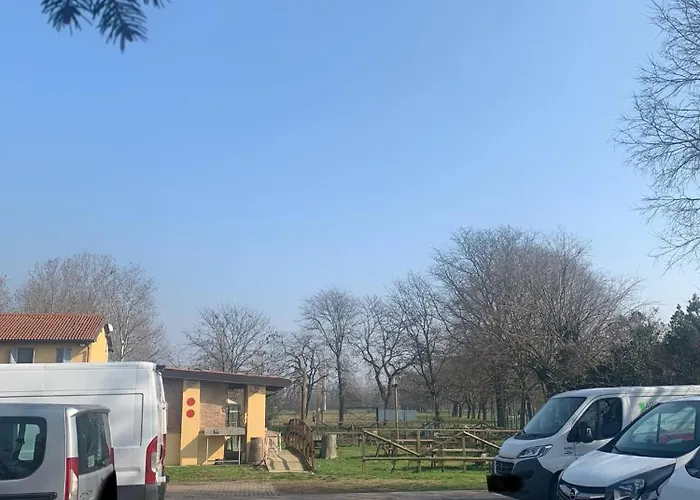 Cascina Bellaria Hostel Milán