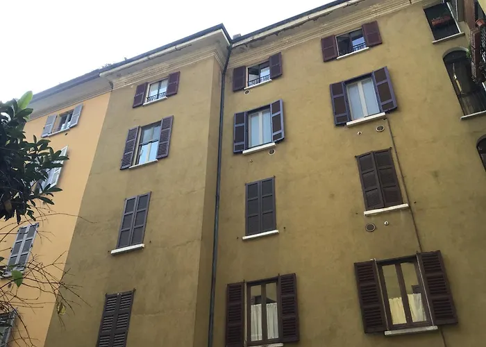 Silent Flat Between Duomo And Navigli *