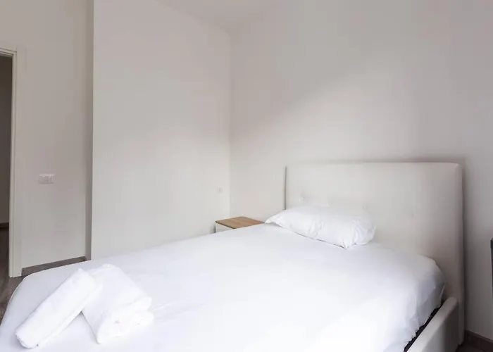 Апартаменты Easytopstay - Large Close To Metro Милан