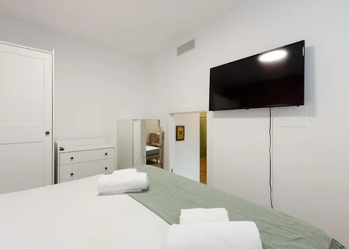 아파트 Insubria Park - Pastel Color Apartment!