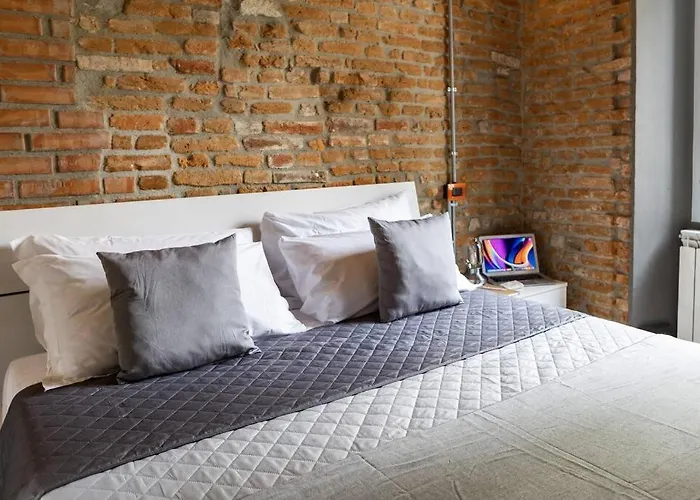 Italstay - Canonica Brick Apartmán *