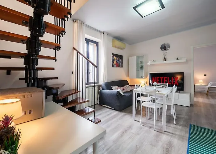 公寓 Ampio Quadrilocale Navigli/forum + Free Parking *
