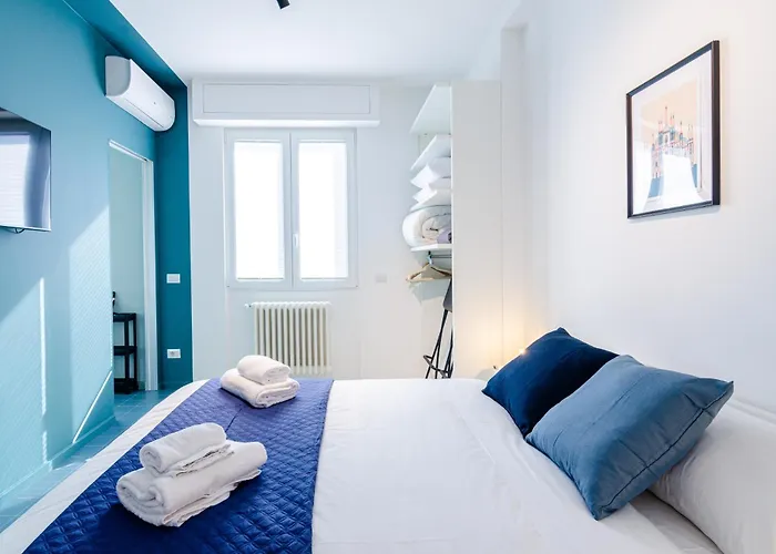 San Siro Blue Flat
