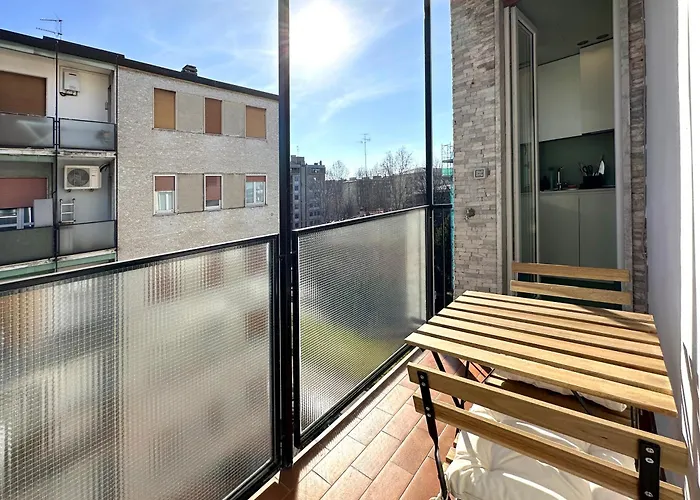 San Siro Blue Flat *